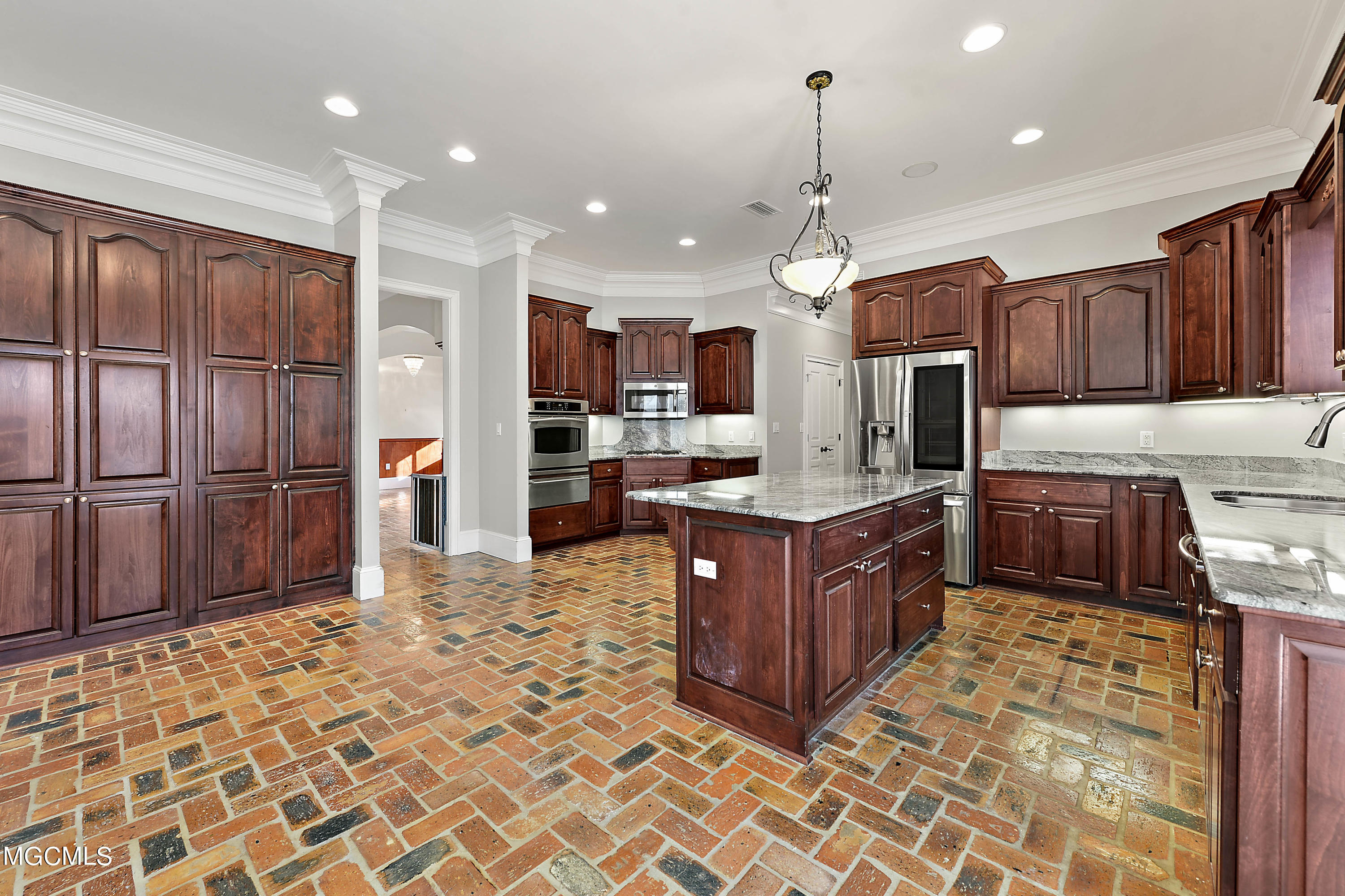 2328 Rue Maison Biloxi, MS 39532 - Photo 9 of 34 003