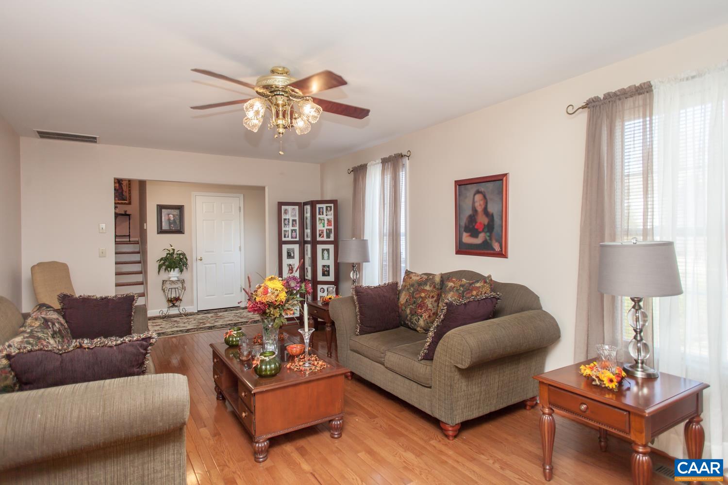 473 Reva Lane Ruckersville, VA 22968 - Photo 11 of 42 a living room with furniture