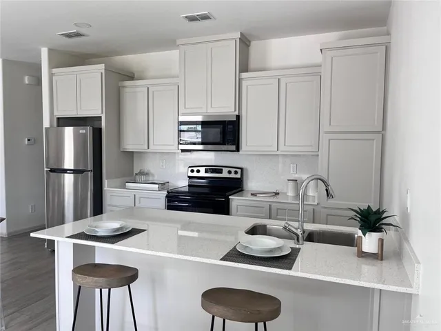 $1,100 | 1613 N. Molino Drive, Unit 4, Edinburg, TX 78541