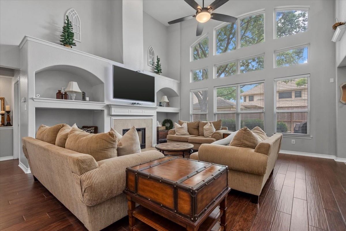 19222 Holly Shade Court Spring, TX 77379 - Photo 9 of 37 So much natural light in this home!