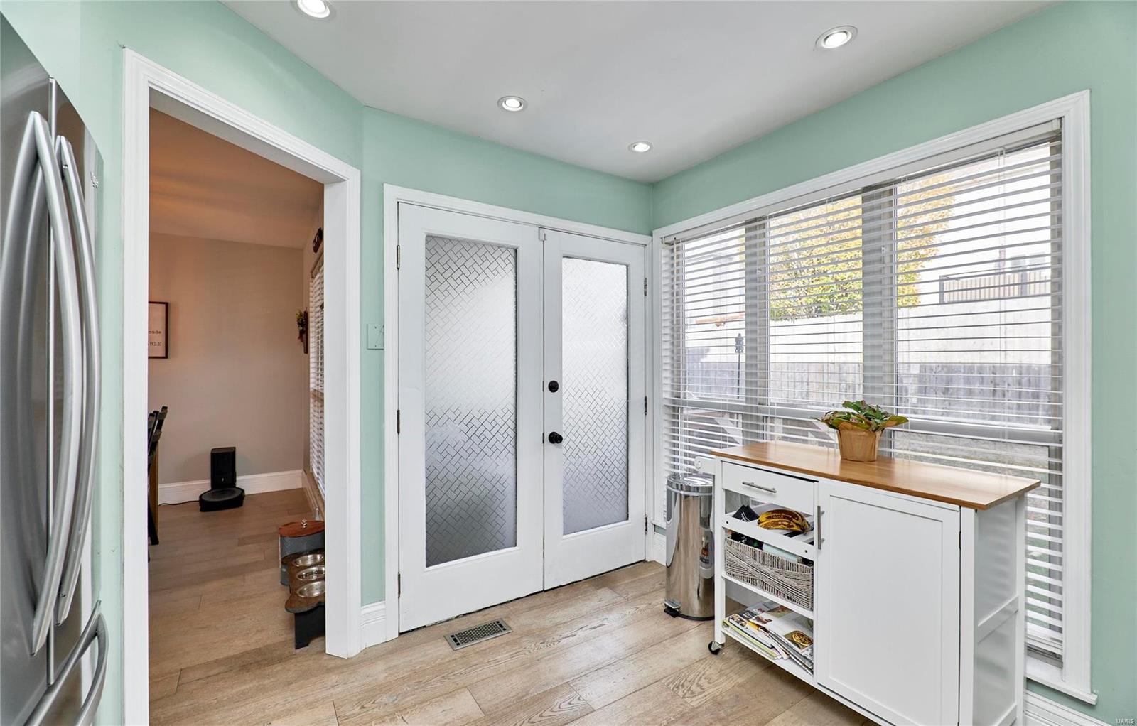 1549 Whispering Creek Drive Ballwin, MO 63021 - Photo 8 of 26