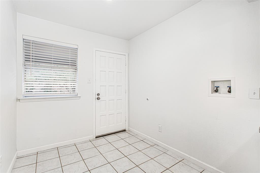 6061 Milton Street, Unit 231 Dallas, TX 75206 - Photo 19 of 27 Dedicated in-unit laundry connections—a valuable convenience not always found in comparable condo offerings.