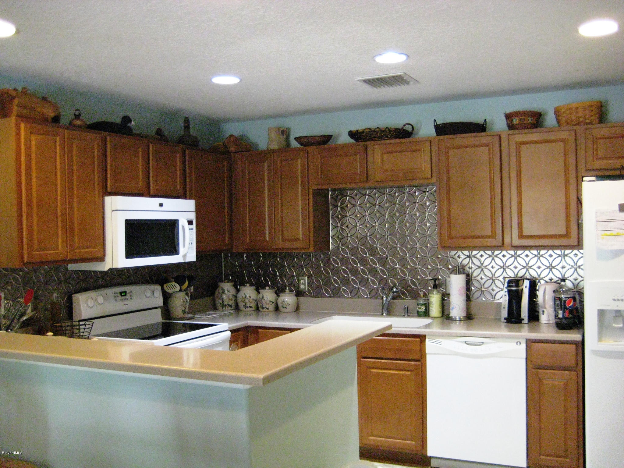 732 Waterside Road Southeast Palm Bay, FL 32909 - Photo 9 of 24 IMG_2975