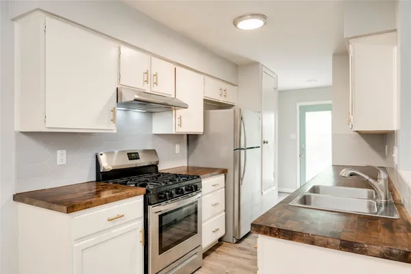 $1,450 | 915 Chisholm Cove, Round Rock, TX 78681