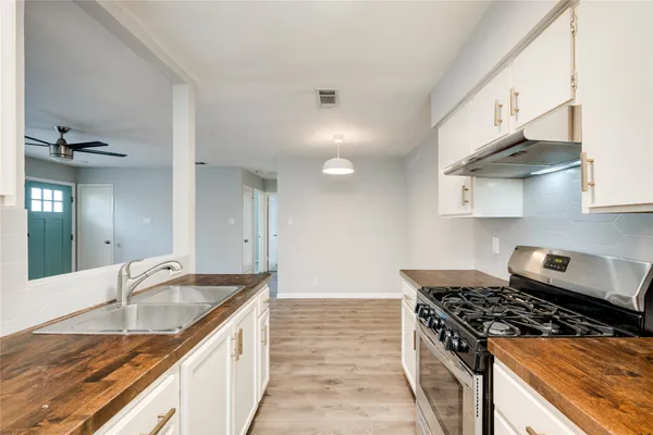 $1,450 | 915 Chisholm Cove, Round Rock, TX 78681