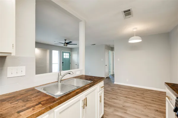 $1,450 | 915 Chisholm Cove, Round Rock, TX 78681