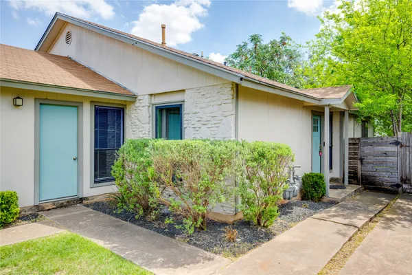 $1,450 | 915 Chisholm Cove, Round Rock, TX 78681