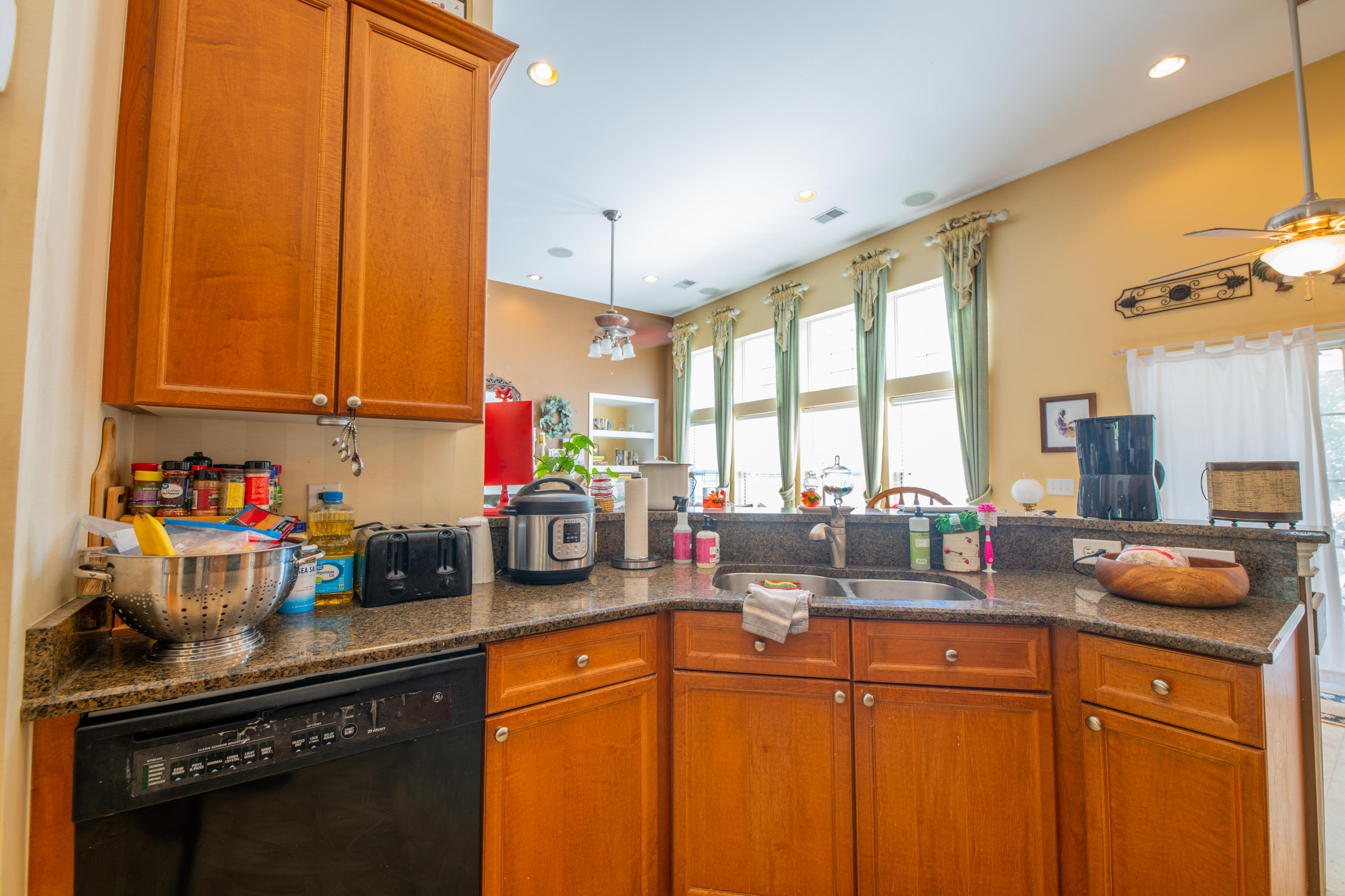 498 Pointe Of Oaks Road Summerville, SC 29485 - Photo 11 of 32 20190530-_8504349