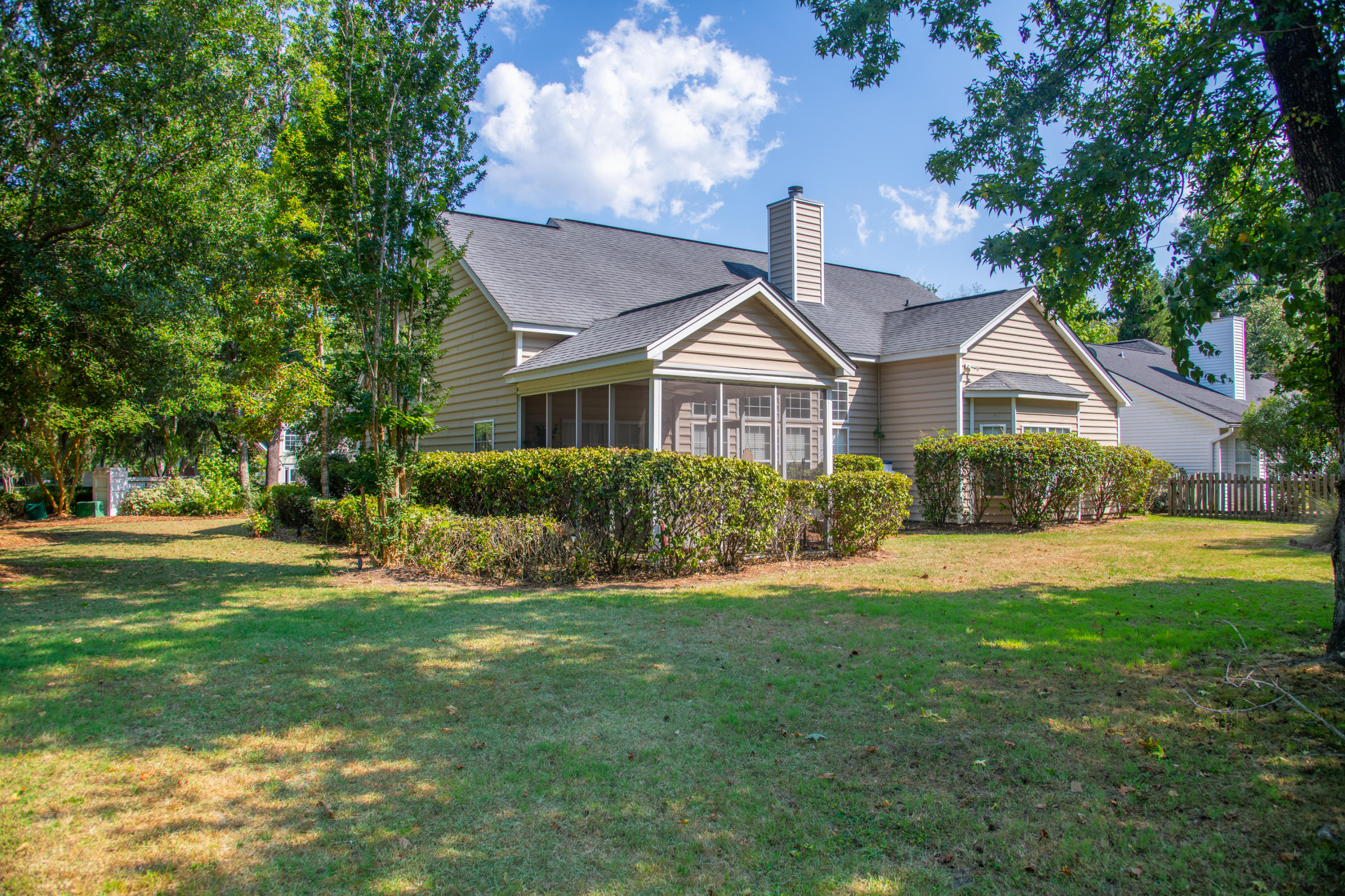498 Pointe Of Oaks Road Summerville, SC 29485 - Photo 29 of 32 20190530-_8504316