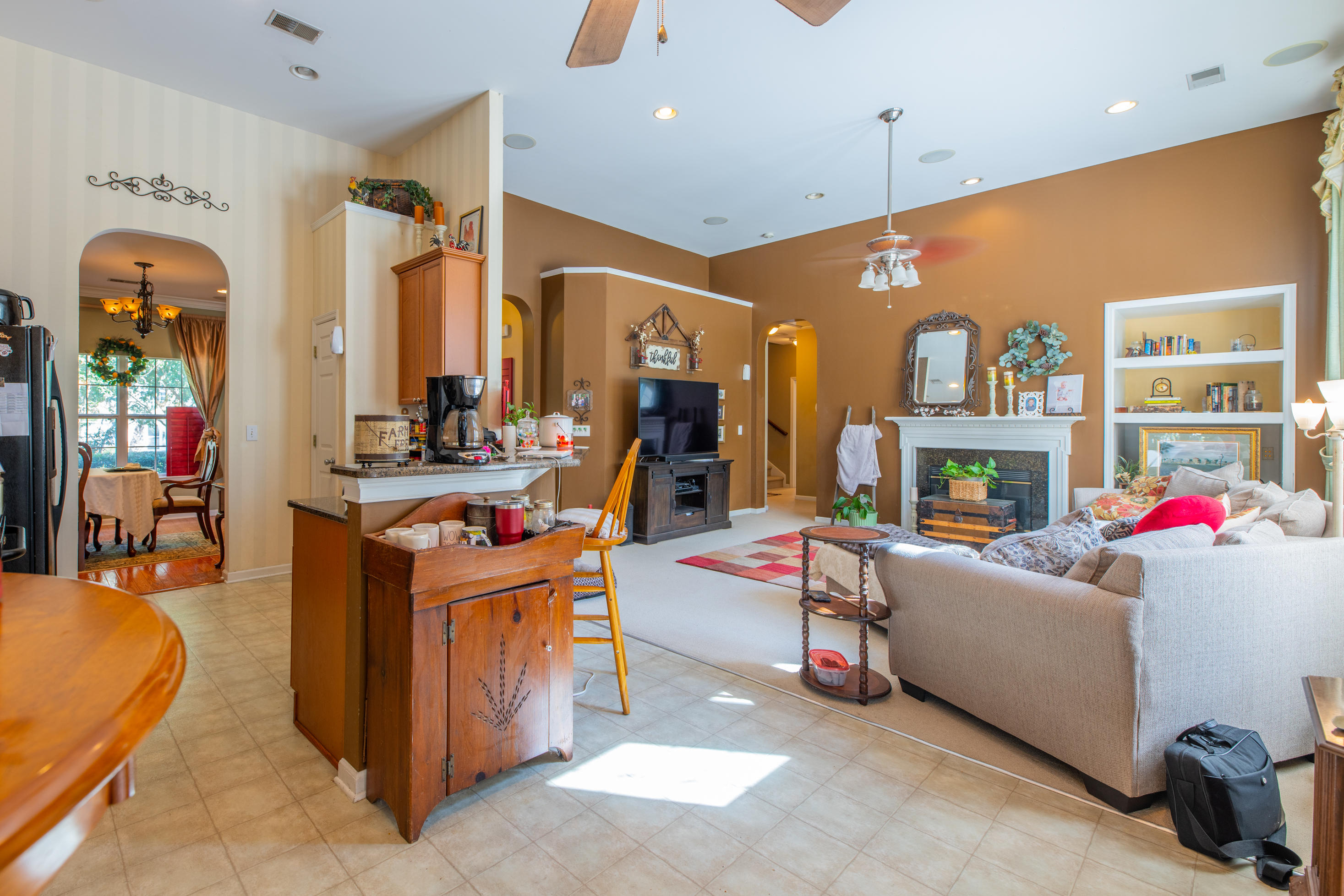 498 Pointe Of Oaks Road Summerville, SC 29485 - Photo 9 of 32 20190530-_8504357