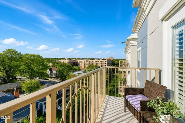 $429,500 | 222 Glenwood Avenue, Unit 709, Raleigh, NC 27603