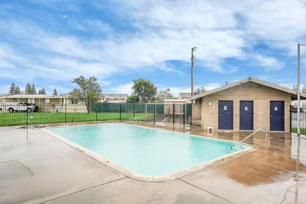 $170,000 | 18450 N Highway, Unit 17, Lockeford, CA 95237