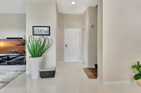 $499,000 | 450 North Federal Highway, Unit 104N, Boynton Beach, FL 33435