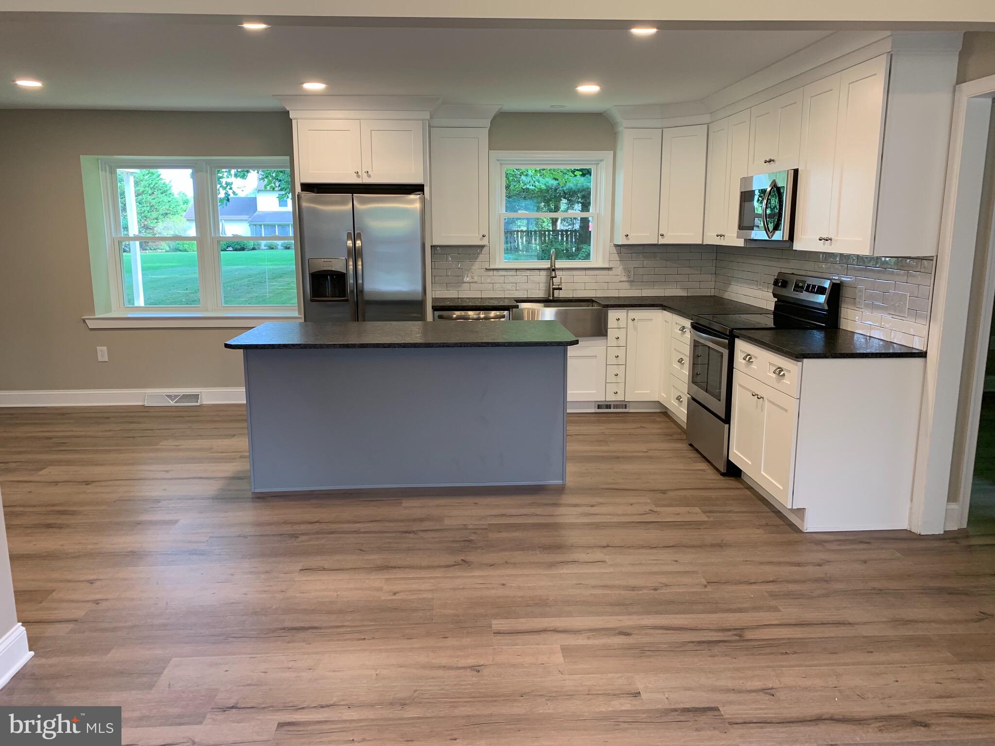 512 Randolph Drive Lititz, PA 17543 - Photo 4 of 27 Gallery Image 4