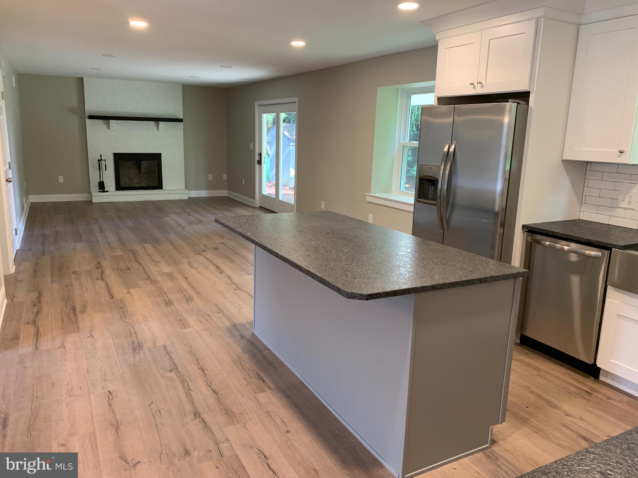 512 Randolph Drive Lititz, PA 17543 - Photo 8 of 27 Gallery Image 8