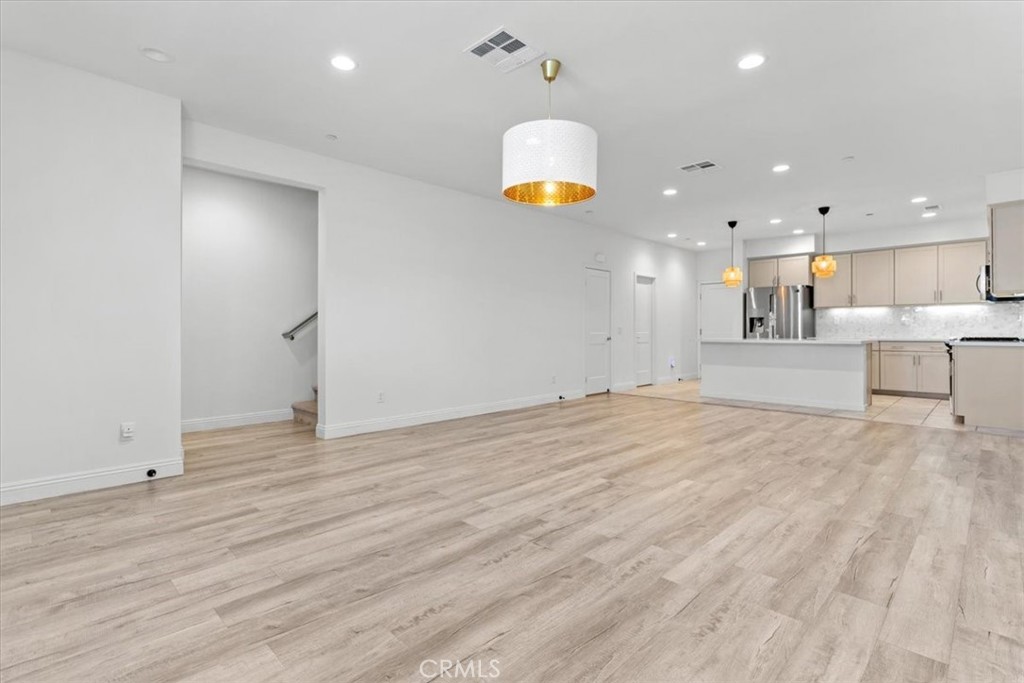 1821 Poppy Drive, Unit 5 Simi Valley, CA 93065 - Photo 12 of 39 Gallery Image 12