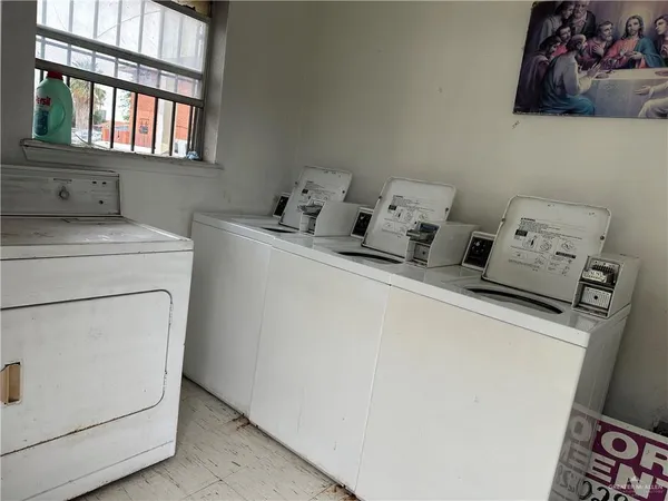 $550,000 | 921 West Park Avenue, Pharr, TX 78577