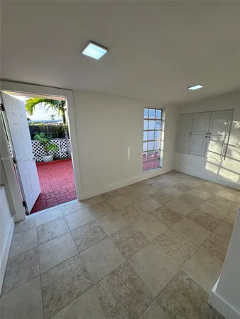 $2,700 | 842 Southwest 89th Avenue, Unit A, Miami, FL 33174