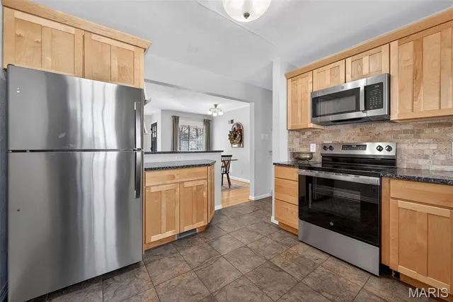 $324,900 | 1335 Pinetree Lane, Webster Groves, MO 63119