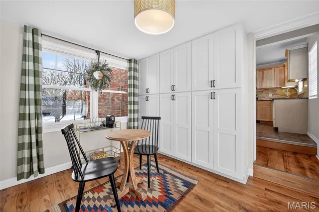 $324,900 | 1335 Pinetree Lane, Webster Groves, MO 63119