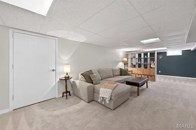 $324,900 | 1335 Pinetree Lane, Webster Groves, MO 63119