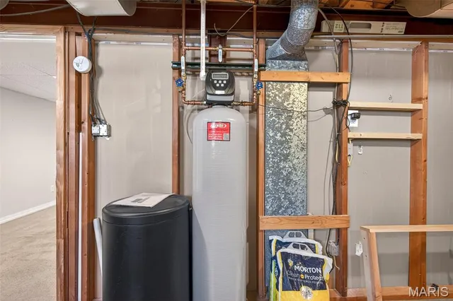 $324,900 | 1335 Pinetree Lane, Webster Groves, MO 63119