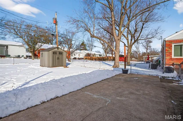 $324,900 | 1335 Pinetree Lane, Webster Groves, MO 63119