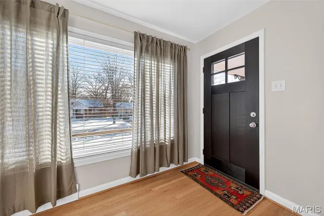 $324,900 | 1335 Pinetree Lane, Webster Groves, MO 63119