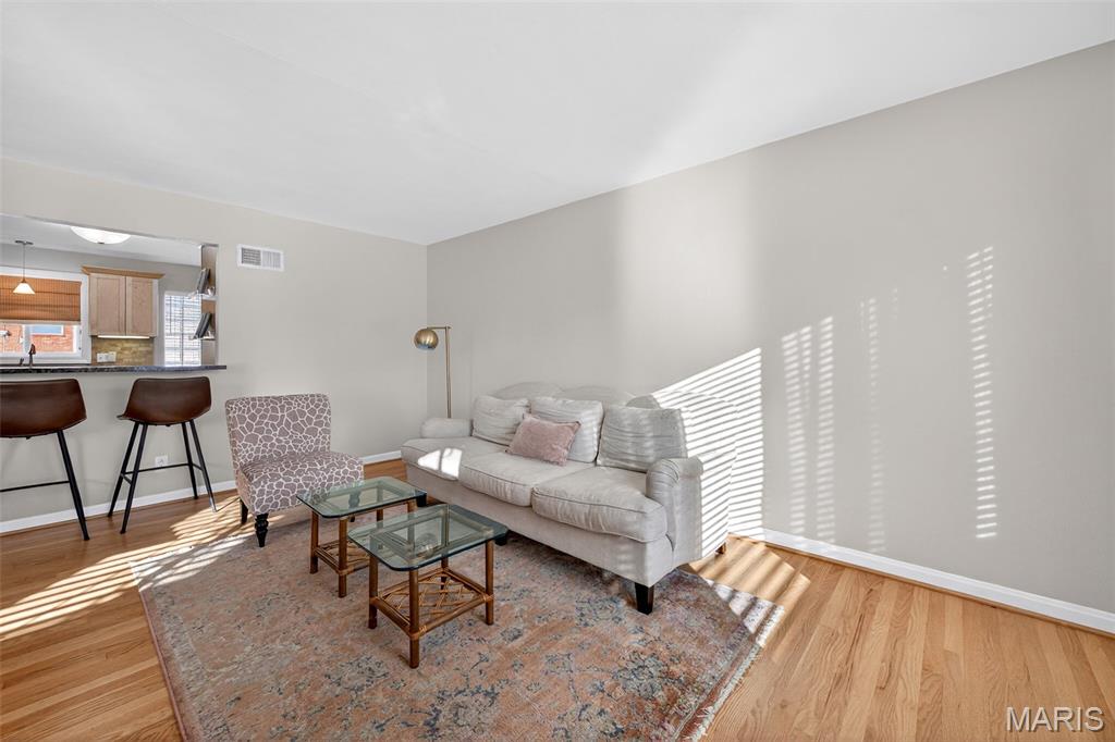 1335 Pinetree Lane Webster Groves, MO 63119 - Photo 6 of 36