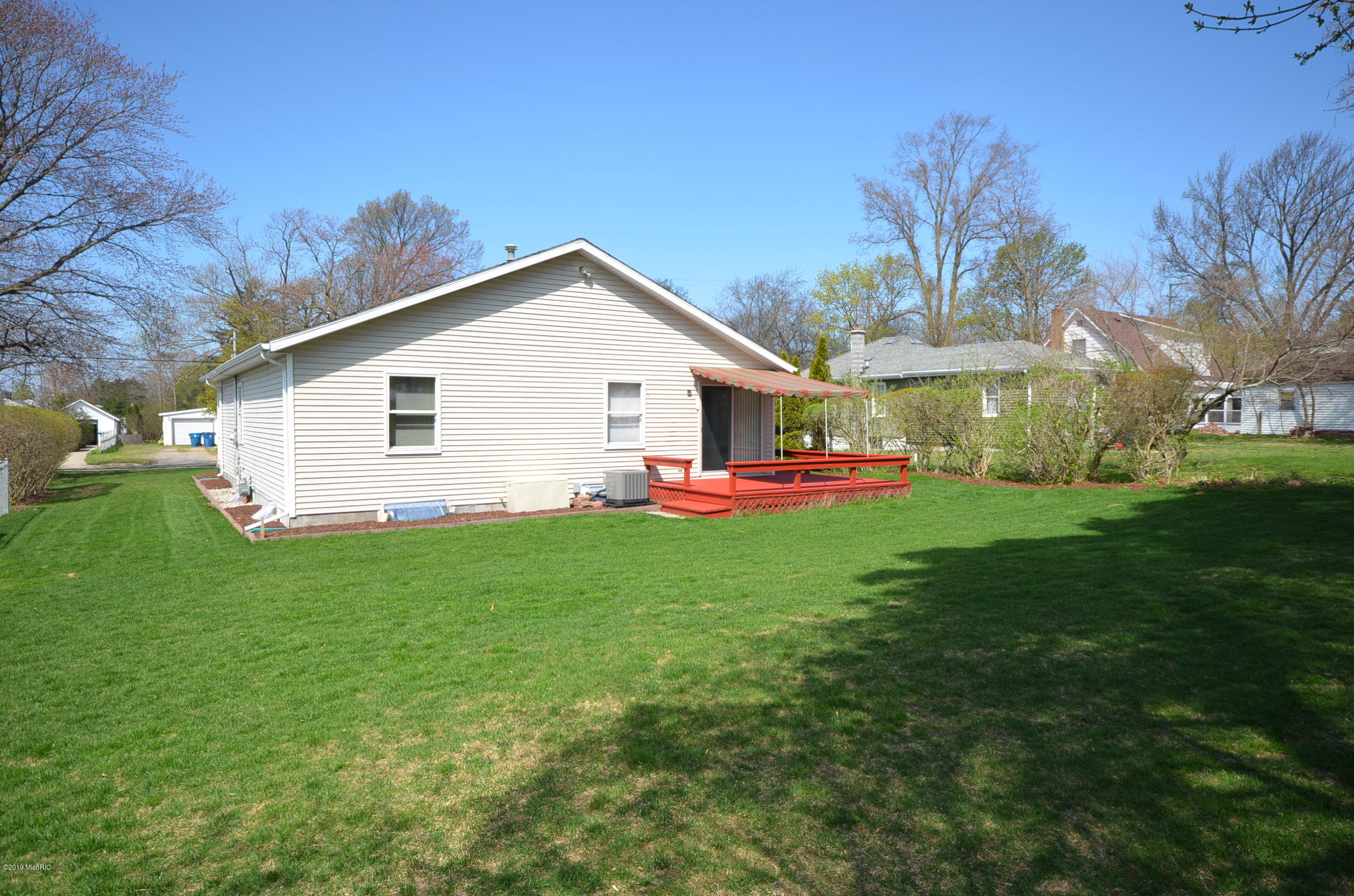 314 Prospect Street Spring Lake, MI 49456 - Photo 10 of 11 314 Prospect