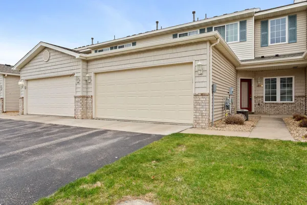 $242,900 | 1520 Praha Street Southeast, New Prague, MN 56071