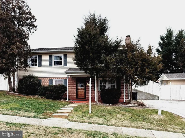 $2,600 | 5052 Lakeland Court, Woodbridge, VA 22193