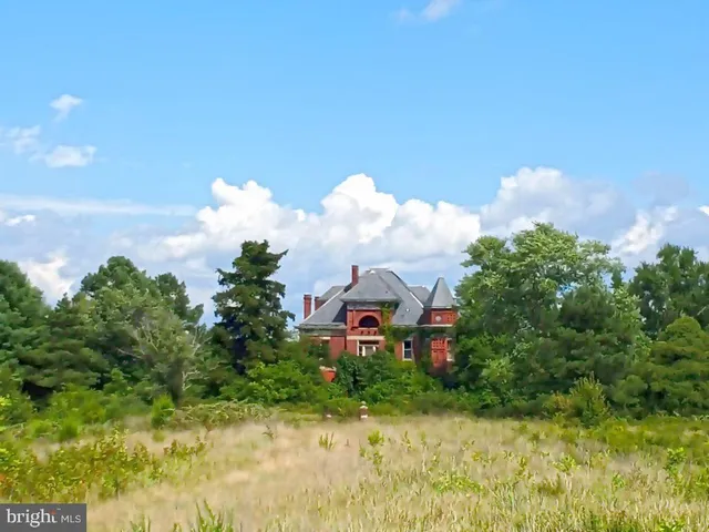 $2,000,000 | 872 Manor House Drive, Farmville, VA 23901