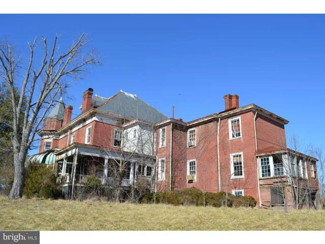 $2,000,000 | 872 Manor House Drive, Farmville, VA 23901