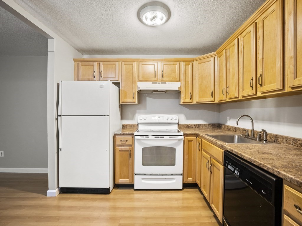 392 Great Road, Unit A301 Acton, MA 01720 - Photo 17 of 30 Gallery Image 17