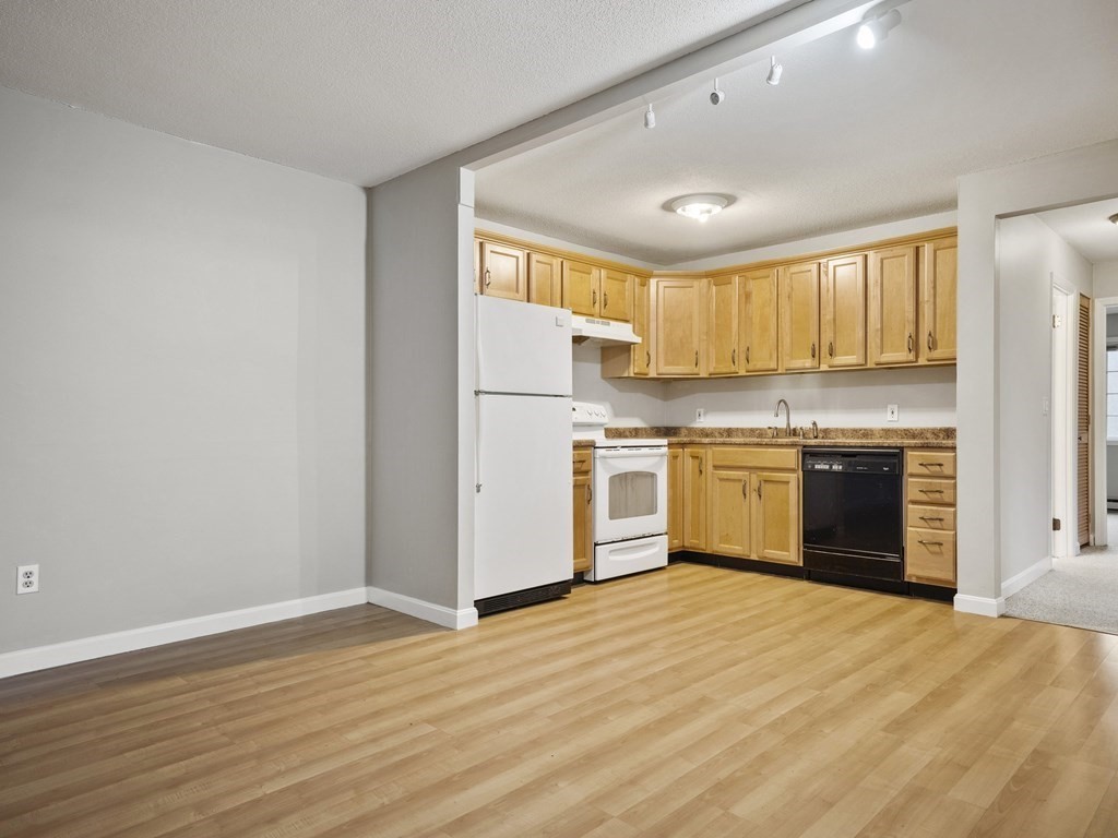392 Great Road, Unit A301 Acton, MA 01720 - Photo 20 of 30 Gallery Image 20