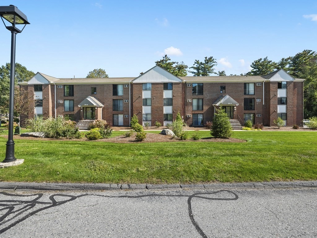 392 Great Road, Unit A301 Acton, MA 01720 - Photo 3 of 30 Gallery Image 3