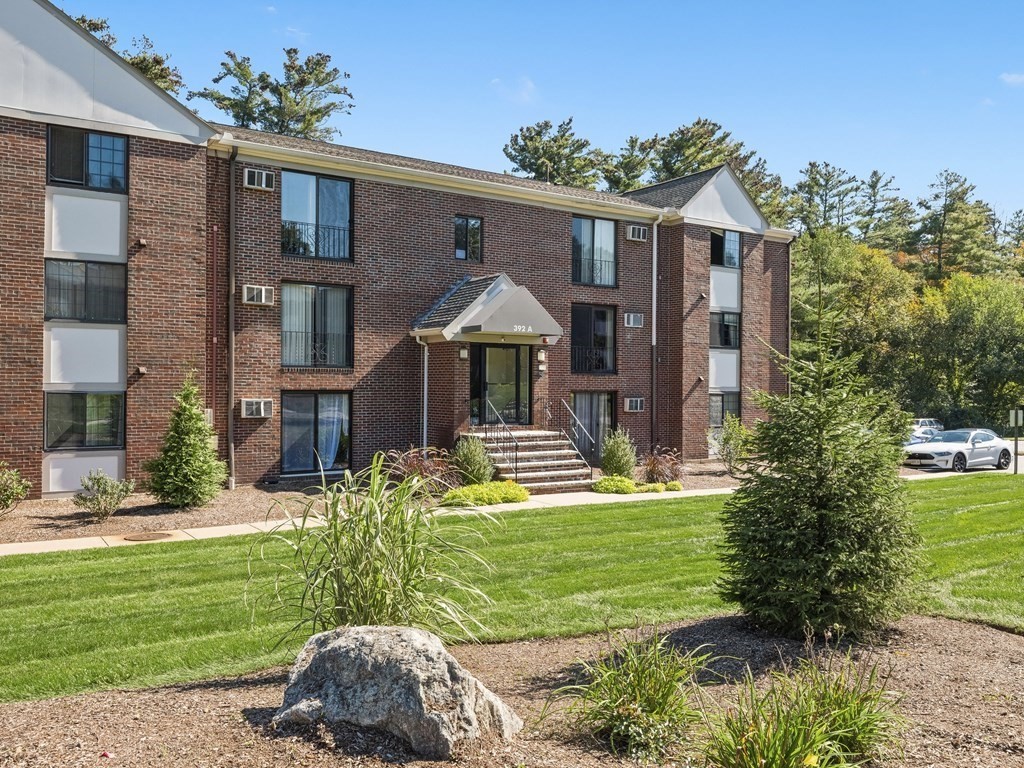 392 Great Road, Unit A301 Acton, MA 01720 - Photo 4 of 30 Gallery Image 4