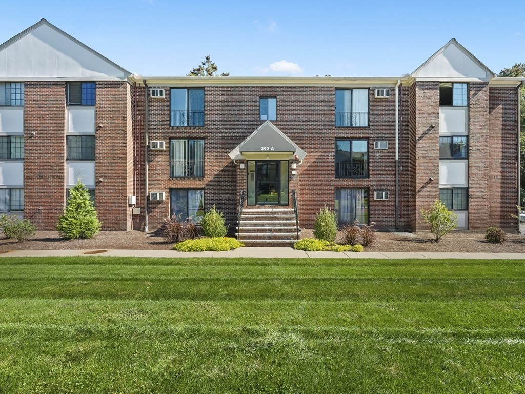 392 Great Road, Unit A301 Acton, MA 01720 - Photo 5 of 30 Gallery Image 5
