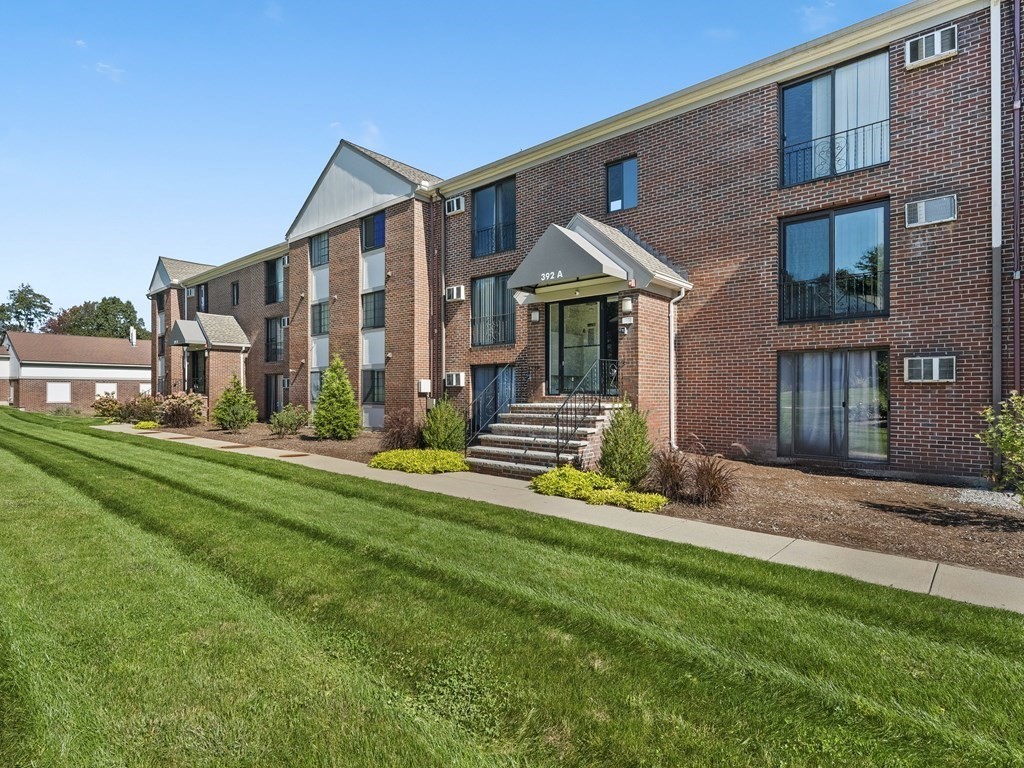 392 Great Road, Unit A301 Acton, MA 01720 - Photo 6 of 30 Gallery Image 6