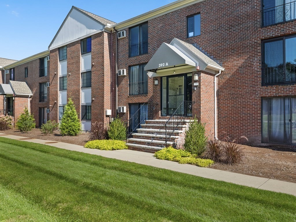 392 Great Road, Unit A301 Acton, MA 01720 - Photo 7 of 30 Gallery Image 7