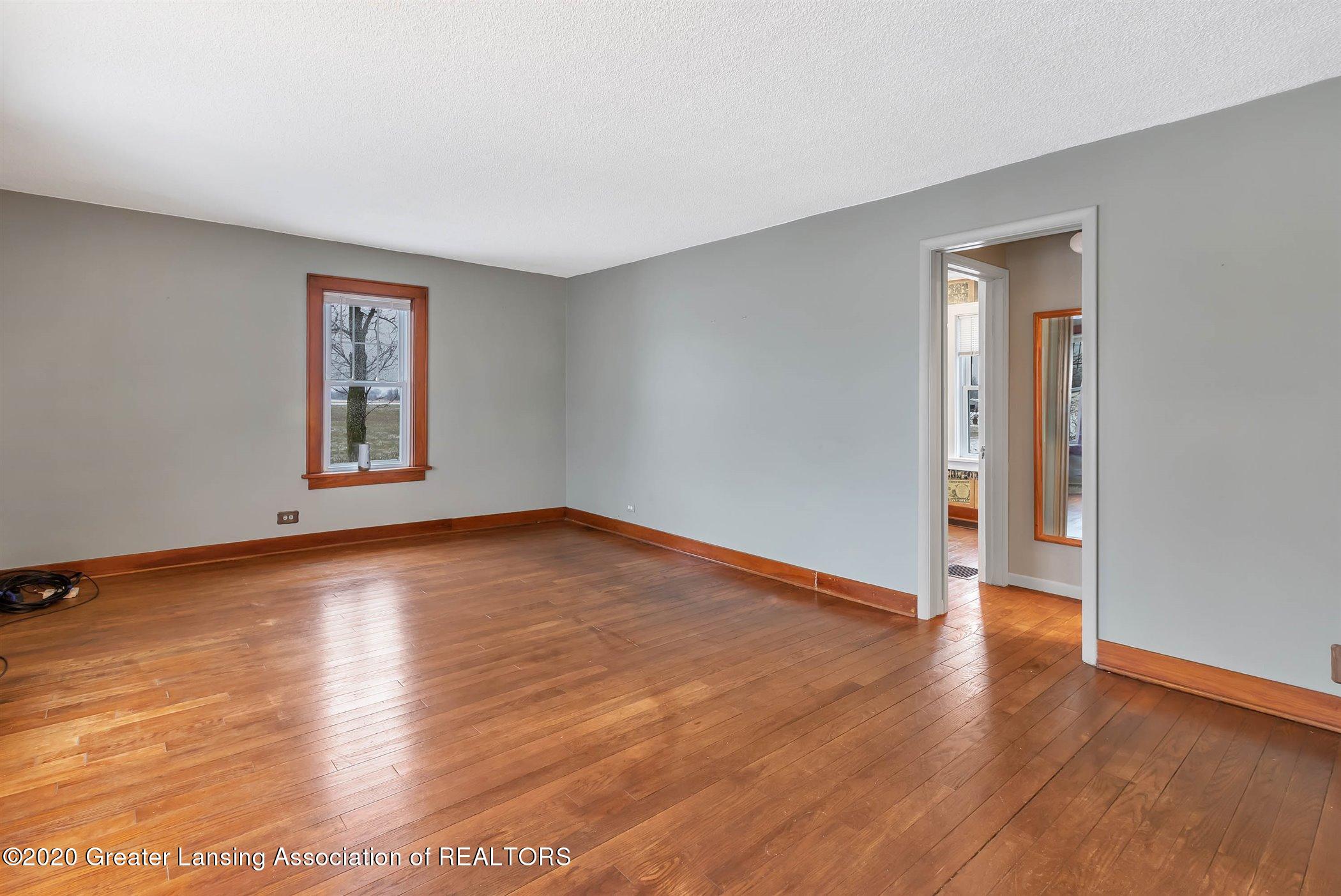 5093 Benton Road Charlotte, MI 48813 - Photo 17 of 44 17-5093 Benton Rd-WindowStill-Real-