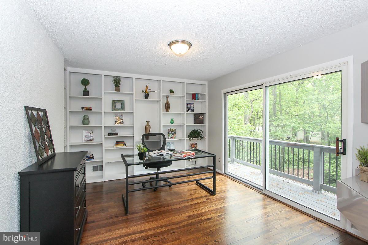 1701 Putter Lane Reston, VA 20190 - Photo 15 of 30 Interior (General)