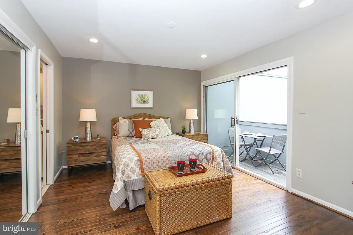 1701 Putter Lane Reston, VA 20190 - Photo 17 of 30 Bedroom (Master)