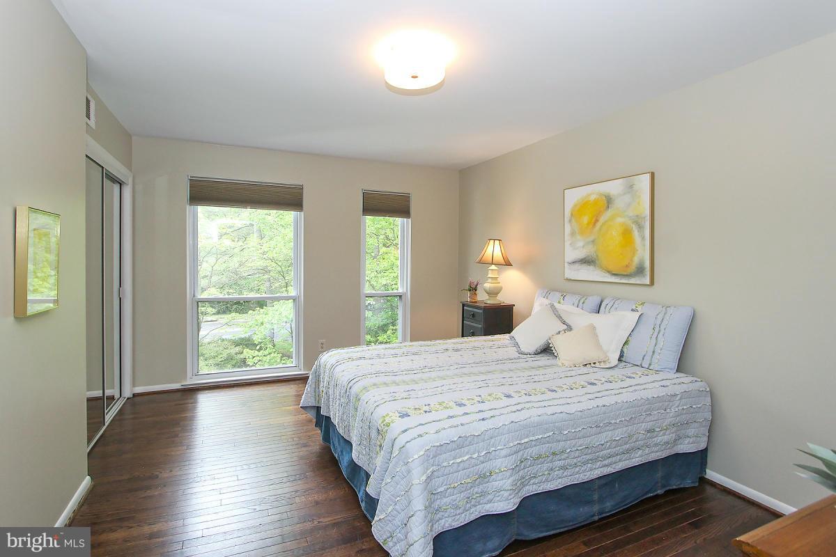 1701 Putter Lane Reston, VA 20190 - Photo 20 of 30 Bedroom
