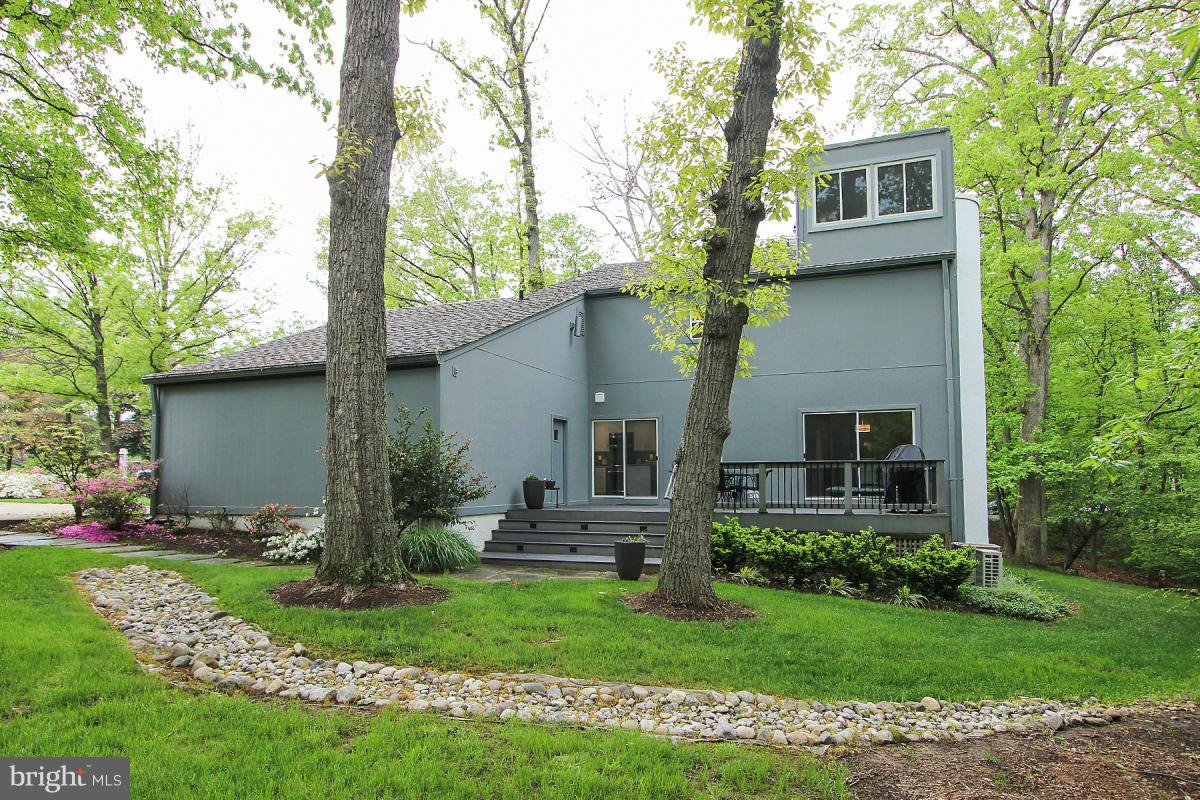 1701 Putter Lane Reston, VA 20190 - Photo 30 of 30 Exterior (Rear)
