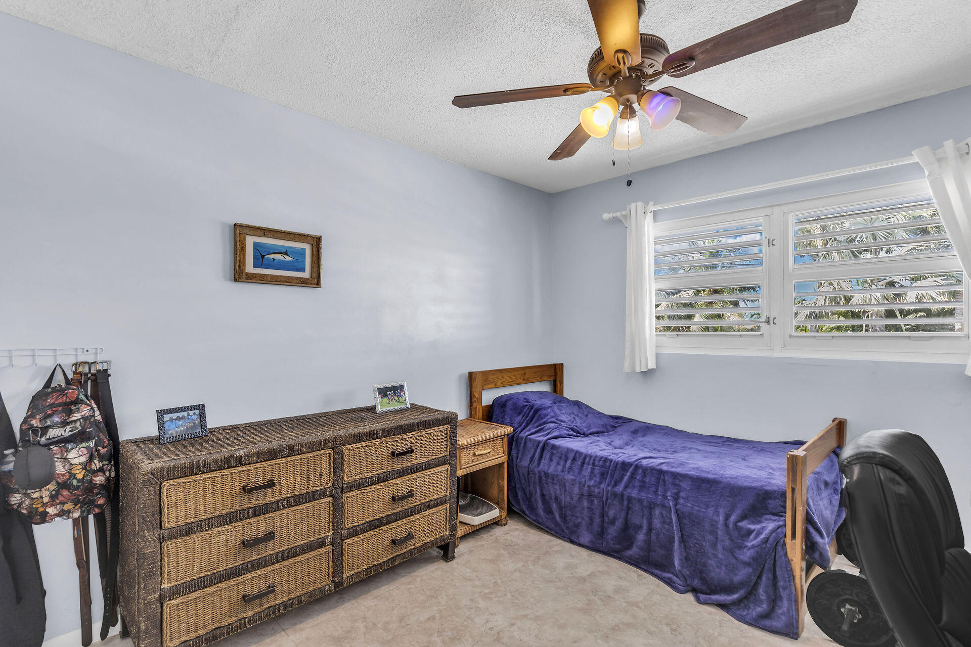 106 Channel Drive, Unit B Marathon, FL 33050 - Photo 6 of 33 a living room with furniture and a window