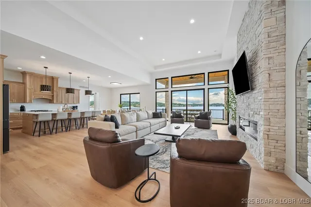 $3,695,000 | 53 Rosco Road, Lake Ozark, MO 65049