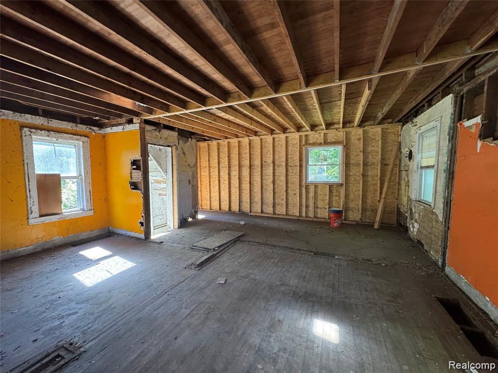20860 Ridgemont Road Harper Woods, MI 48225 - Photo 8 of 17 Gallery Image 8