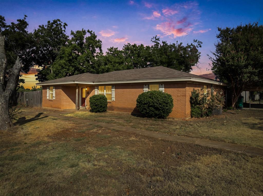 205 Rabbit Run Woodway, TX 76712 - Photo 2 of 40 Gallery Image 2